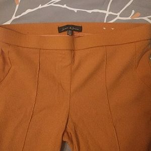 Goldenrod color, Stretch capri with faux pleat.